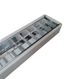 Armadura 1X36W Exterior com Difusor de Alumínio