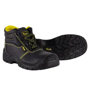 bota com proteção de aço na ponta